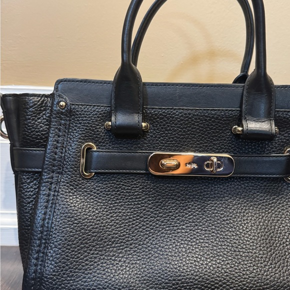 🍀Coach Black Leather Satchel - Picture 2 of 12